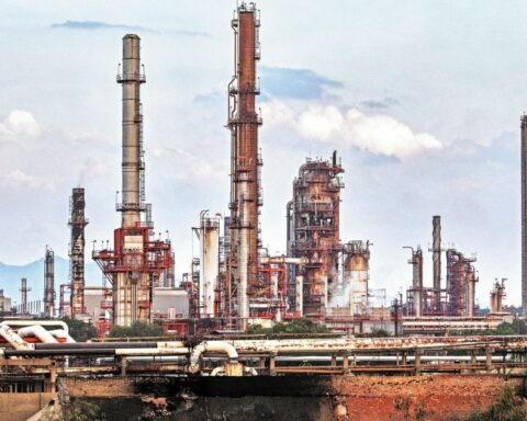 Refining reduces Pemex's finances