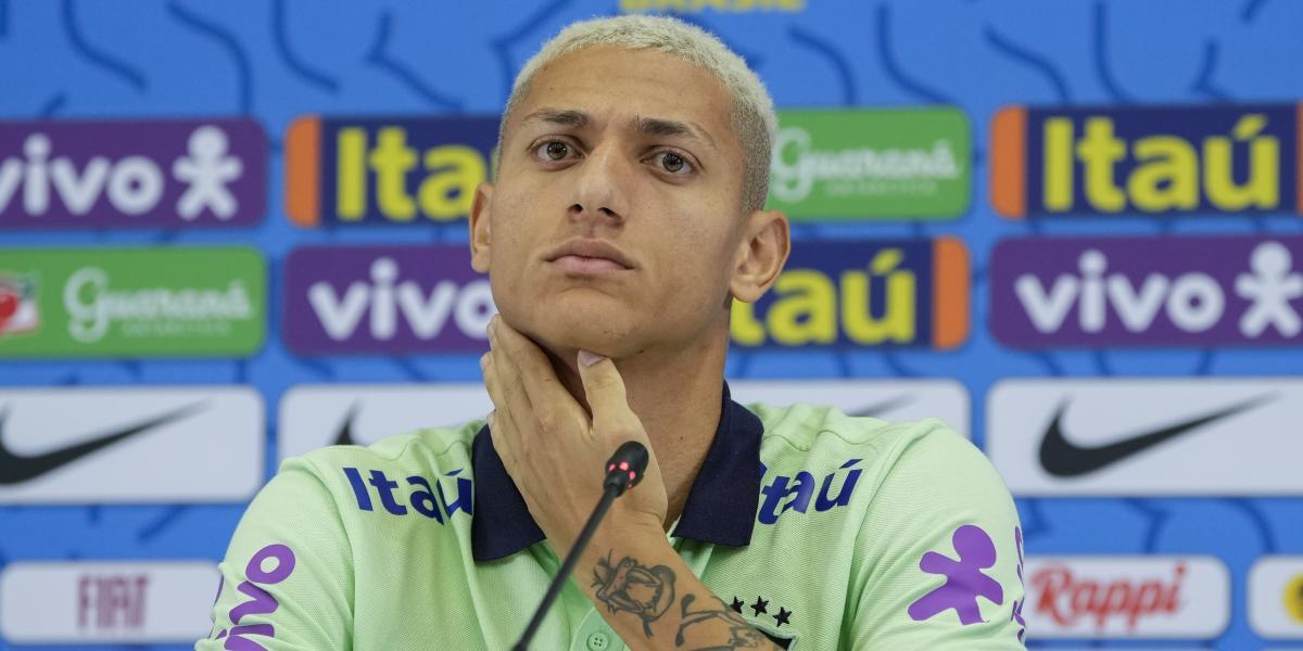 Richarlison makes a fiery defense of Neymar