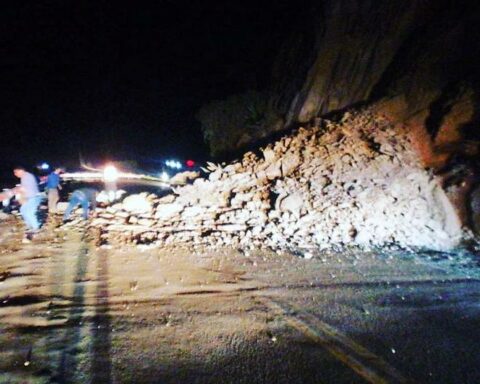 Rockfall causes restricted passage at kilometer 71 of the Central Highway
