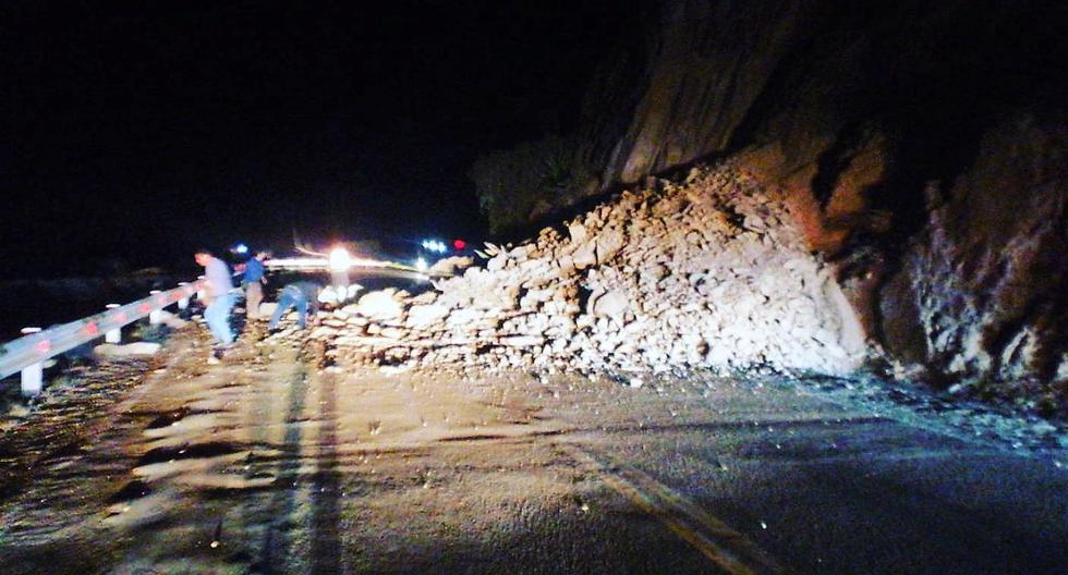 Rockfall causes restricted passage at kilometer 71 of the Central Highway