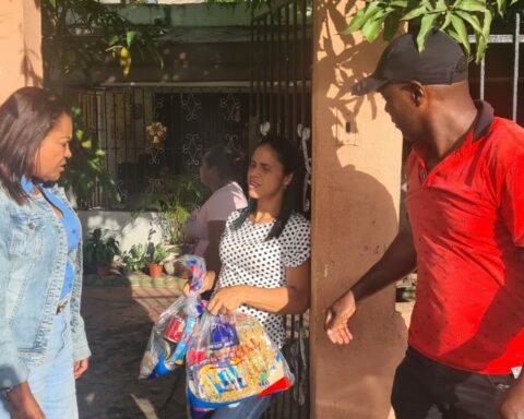 La gobernadora de la provincia Santo Domingo, Julia Drullard