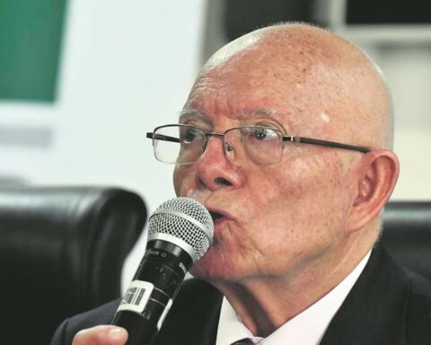 Santa Cruz demands a national agreement to approve the census law