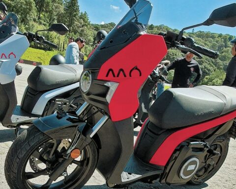 Seat Mó 125: Practical scooter and connectable mobility