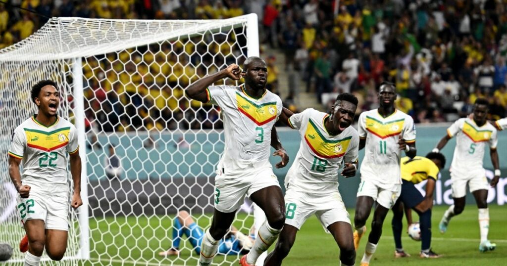 Senegal gets their ticket to the round of 16 after beating Ecuador 2-1