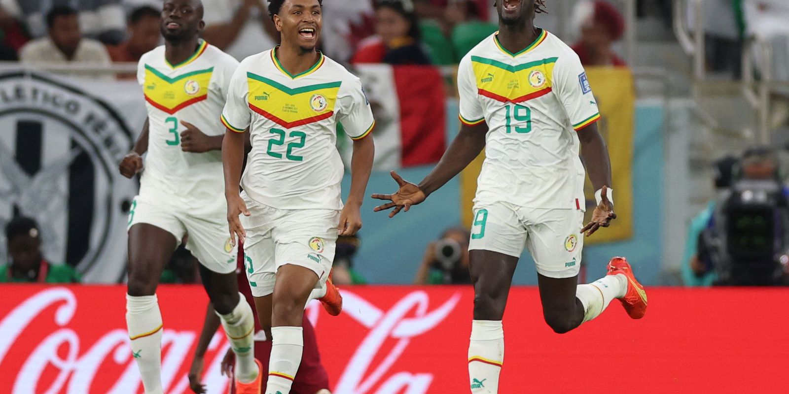 Senegal wins 3-1 and ends Qatar's chances of qualifying