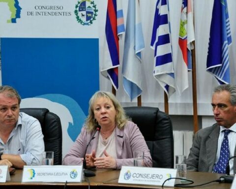 Signature of Agreement for the lighting of sports fields