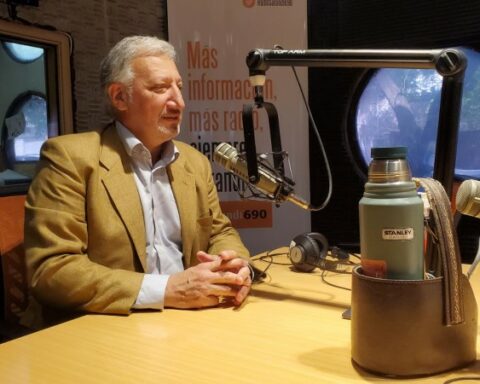 Sotelo went on leave, after having described Lula as a "thief" and Bolsonaro as a "facho"