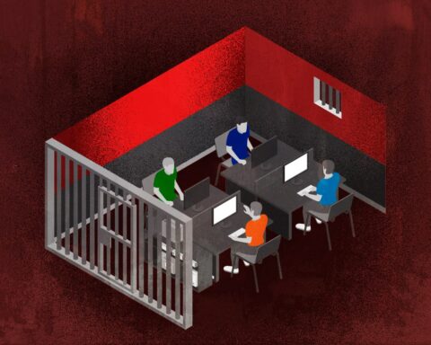 State workers: "We are prisoners, many leave fed up"