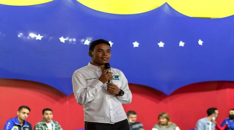 Students participate in the FEVEEM OBE elections in the Sucre parish in Caracas