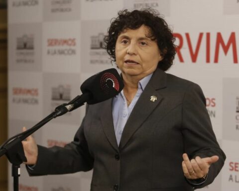 Susel Paredes disagrees with the suspension of the plenary session: "Marches were and always will be"