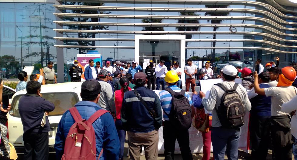 Tacna: Workers demand salaries under the civil construction regime