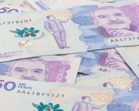 Tax and Budget, Petro's first achievements in his presidency