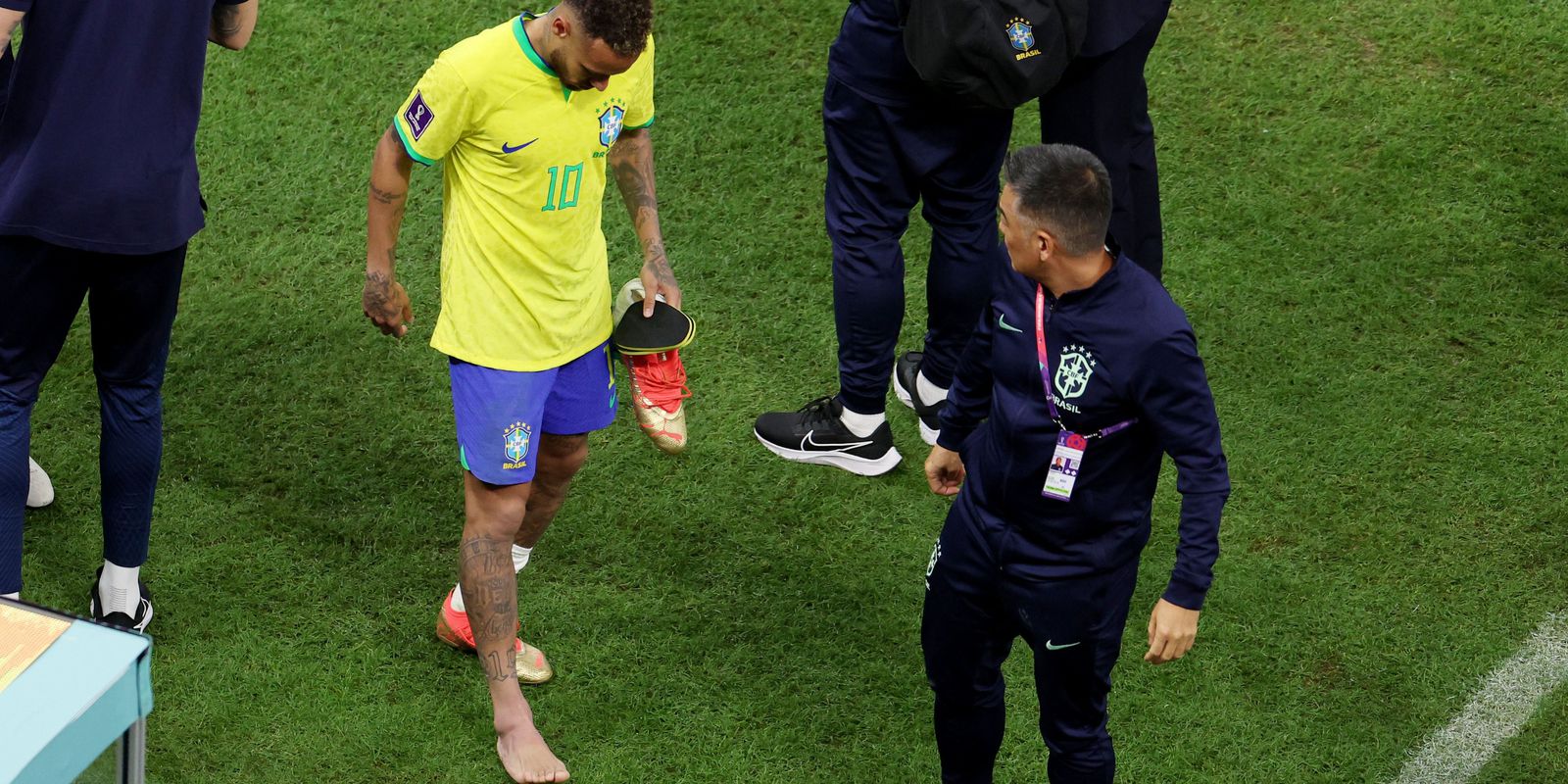 Team doctor says Neymar suffered right ankle sprain