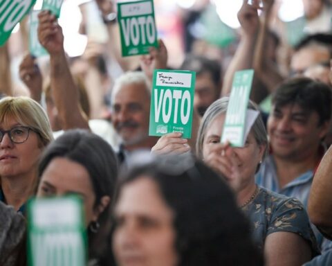 The FA Plenary ratified its rejection of the pension reform, but its legislators will vote on some articles