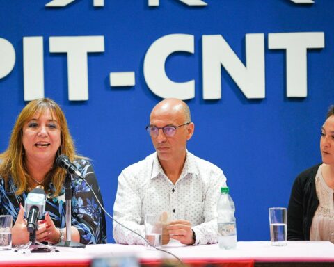 The Ministry of Housing signed an agreement with the Federation of Union Housing Cooperatives of the PIT-CNT