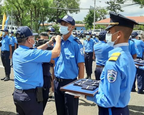 The Ortega regime recruits more than 800 new police officers to strengthen its repressive apparatus