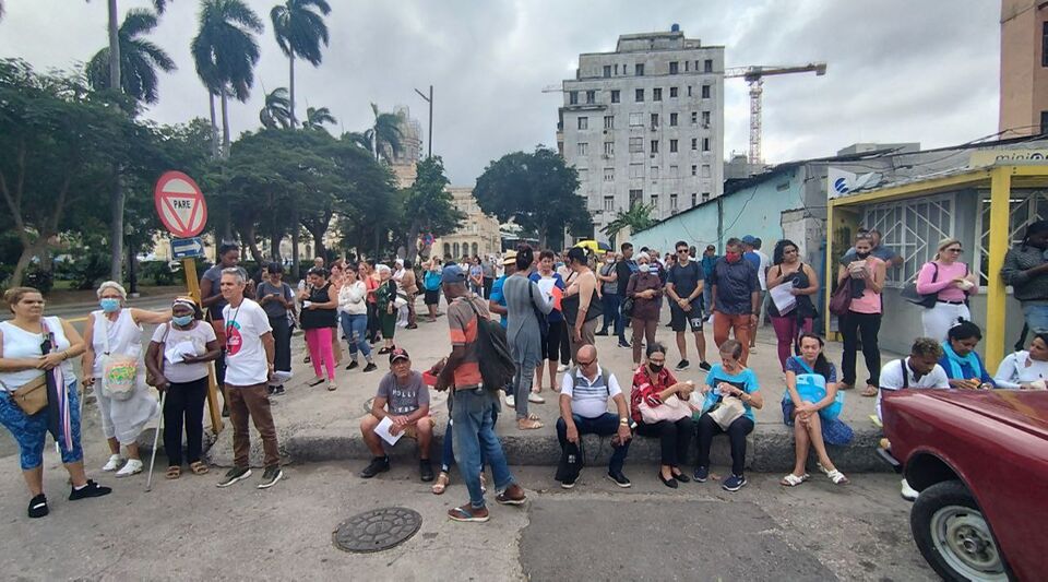 The Spanish Consulate in Cuba receives an avalanche of nationality requests