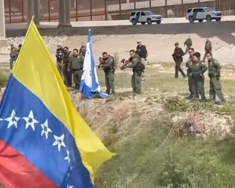 The US represses Creole migrants with rubber bullets