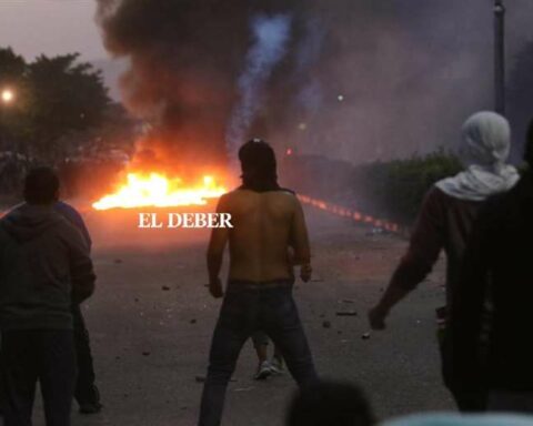 The clashes are reactivated in La Guardia, after the arrival of another police contingent to guard the fence of the peasants