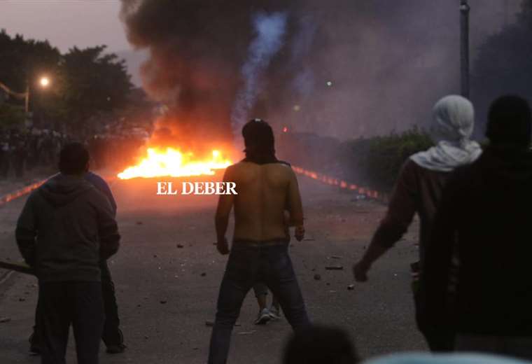 The clashes are reactivated in La Guardia, after the arrival of another police contingent to guard the fence of the peasants