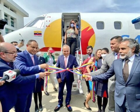 The first Satena direct flight from Bogotá arrives in Venezuela