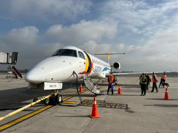 The first Satena flight from Bogotá lands in Caracas