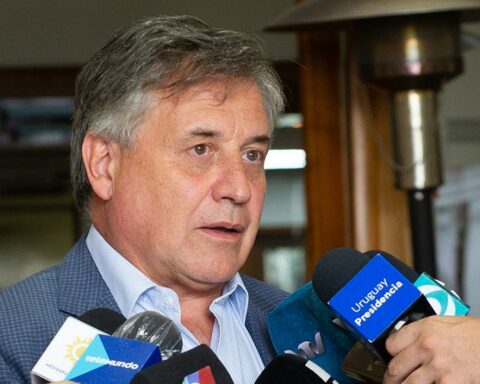 The government decided to maintain the price of fuel for December