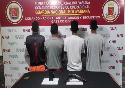 They arrested four brothers investigated for extortion