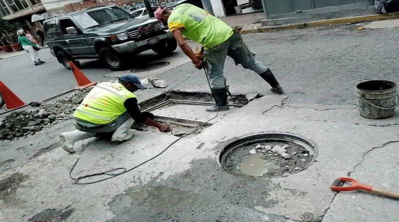 They carry out road and sewage works in Caracas