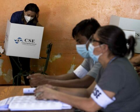 They denounce the arrest of eight women activists in the electoral context