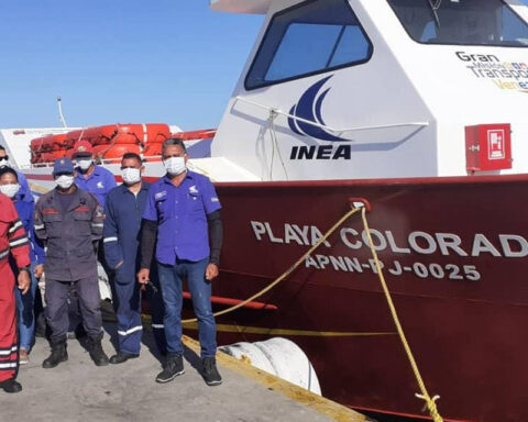 They enable the Cumaná-Guanta sea bridge with a $10 ticket for obstruction of the land route