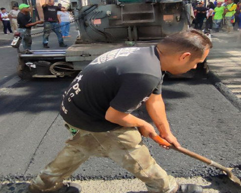 Colocan 45 toneladas de asfalto en las calles Bucaré, Minerva y Colina de Caracas