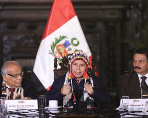 They reveal that Pedro Castillo's nephew's girlfriend won a contract for 10 thousand soles