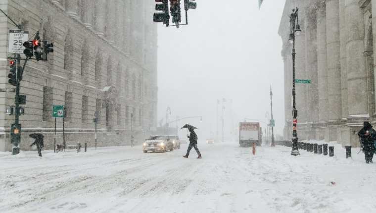 Thousands of Dominicans trapped by snow in NY cities