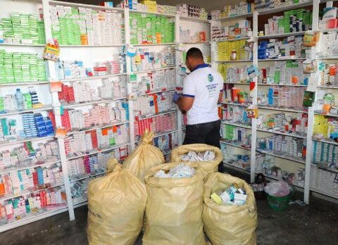 Incautan miles de medicamentos no aptos para consumo humano en Moca