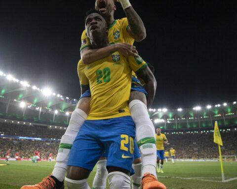 Tite opts for Vinícius Júnior for Brazil's World Cup debut