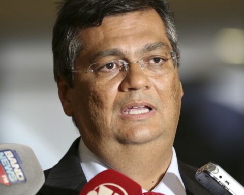 Transition will propose repeal of gun decrees