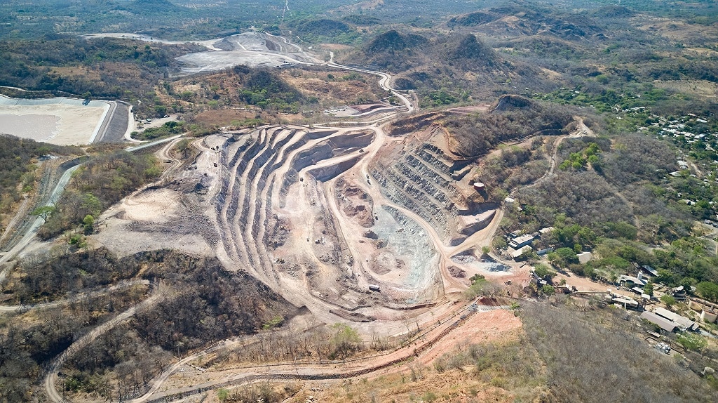 Two companies give up four mining concessions in the North Caribbean