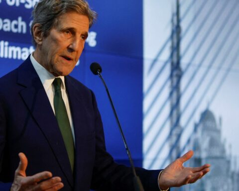 US climate envoy announces carbon offset plan