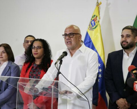Venezuelan state arrives in Mexico to defend the people's right to peace