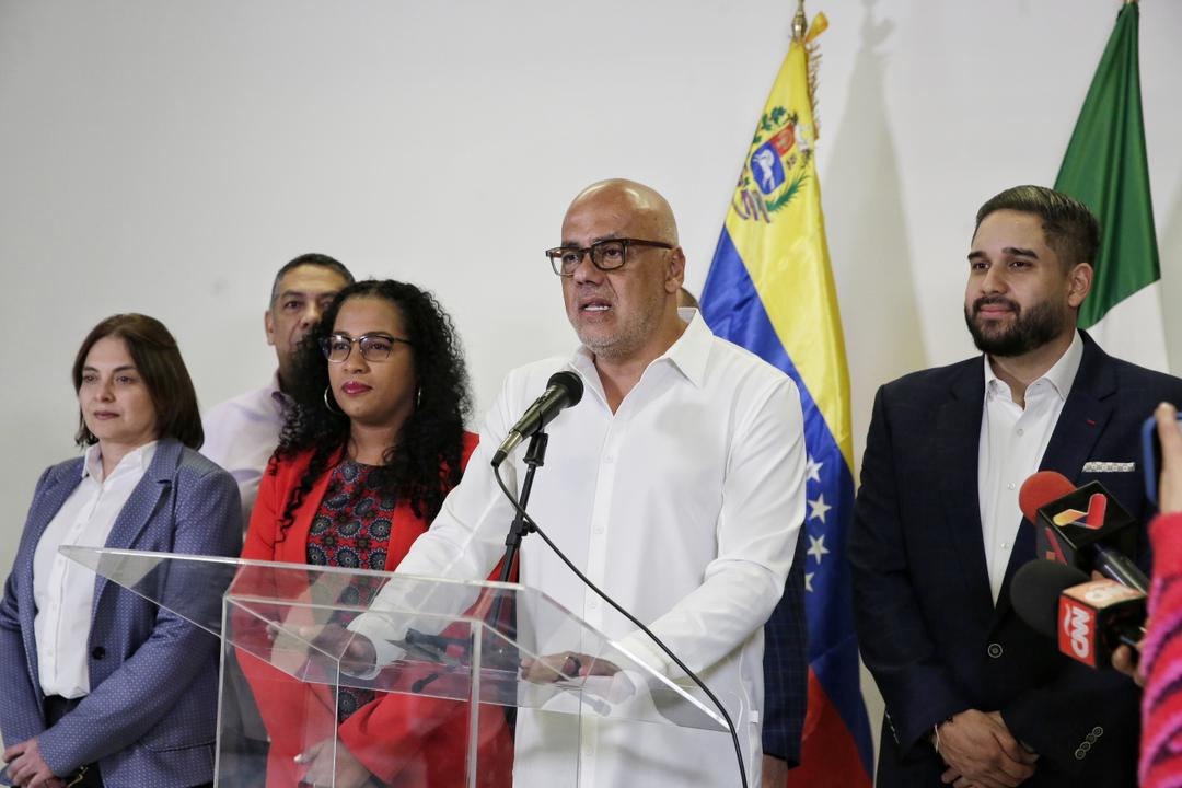 Venezuelan state arrives in Mexico to defend the people's right to peace