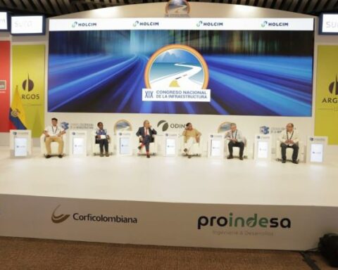 What are the infrastructure requests of the CCI to the Government?