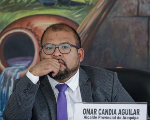 Where is Omar Candia?  The mayor of Arequipa has been on the run since November 18