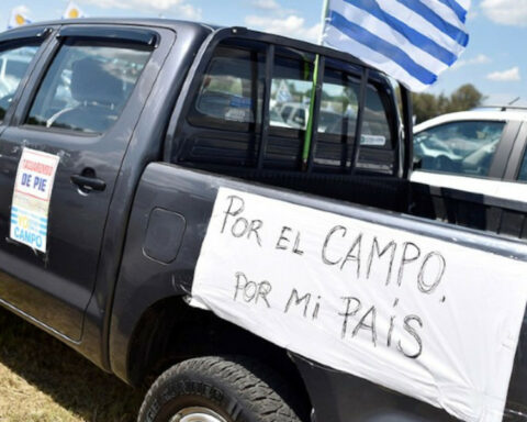 “Where is One Uruguay?” asks the journalist Esteban Valente