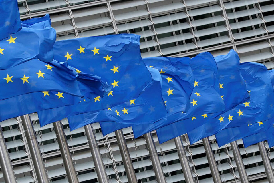 While resuming dialogue in Venezuela is being evaluated, the EU extends sanctions on officials