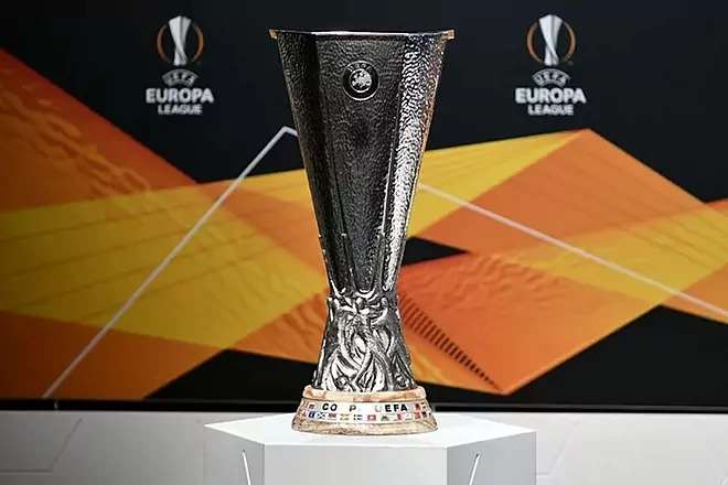 Who are the fallen Champions who reached the Europa League?