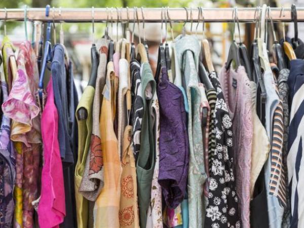 Who are the ones who buy second-hand clothes the most in Colombia?