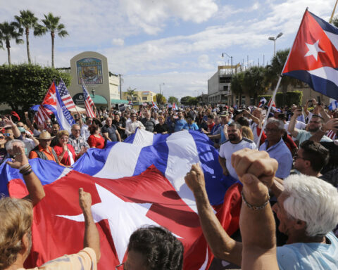 Cubanoamericanos, Cuba, Propiedades