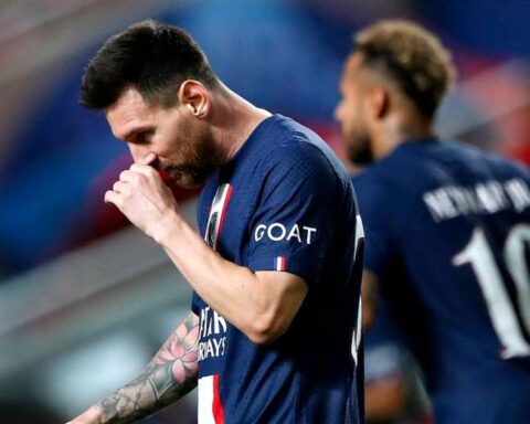 Why did PSG finish second in their Champions group?