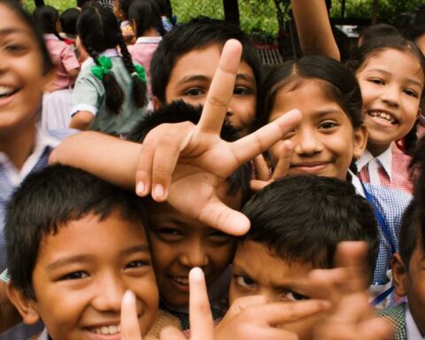 World Kindness Day: Keys to promote it among children and adolescents